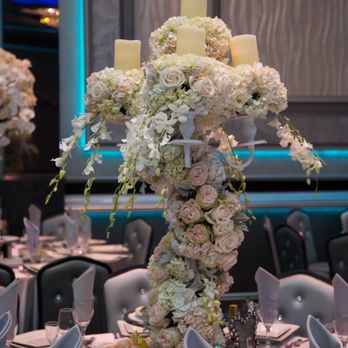 Heavenly Garden Flowers - Centerpiece - Florists Near Me - Glendale, California Heavenly Garden Flowers - Centerpiece - Florists Near Me - Glendale, California