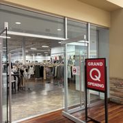 Q-store  l.jpg