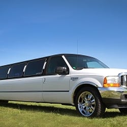Red Carpet Limousine Service - 22 Passenger Stretch limouisne