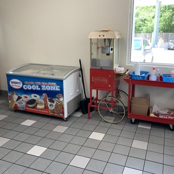 Roy's Wash and Dry - ice cream and popcorn - Laundry Services Near Me - Denton, Texas Roy's Wash and Dry - ice cream and popcorn - Laundry Services Near Me - Denton, Texas