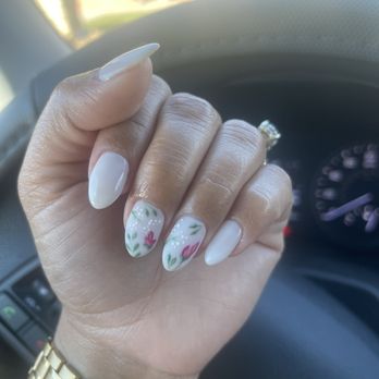 The 10 Tiny Canvases - Romantic floral nails! - Nail Technicians Near Me - San Diego, California
