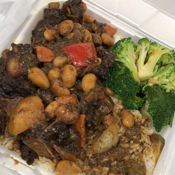 Rootz Bar N Cafe - Oxtail, gungo peas and rice and broccoli - Caribbean Near Me - Tamarac, Florida