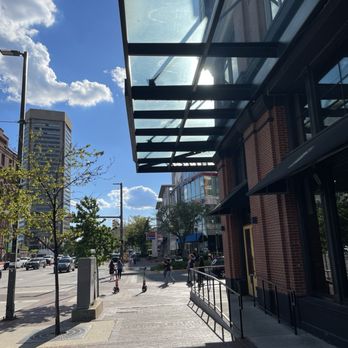 Blackwall Hitch - Outside Duh! - New American Near Me - Baltimore, Maryland