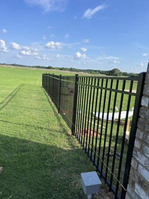 Vista Fence & Roofing