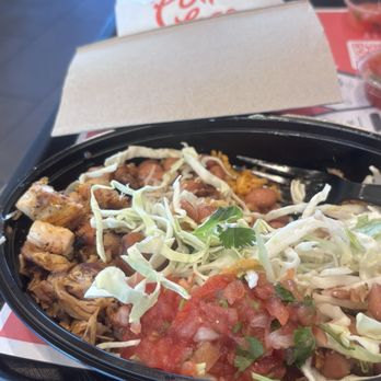El Pollo Loco - Average dry chicken salad - Fast Food Near Me - Petaluma, California El Pollo Loco - Average dry chicken salad - Fast Food Near Me - Petaluma, California