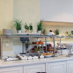 Hotel Deidesheimer Hof - Frühstück im Deidesheimer Hof