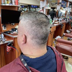 Alex's Barber Shop - Men's haircut