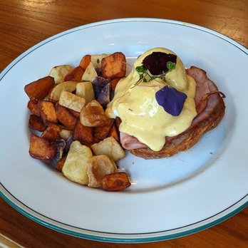 1886 Cafe & Bakery - American Near Me - Austin, Texas