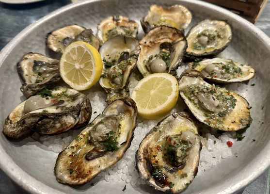 Tides Oyster Bar by null