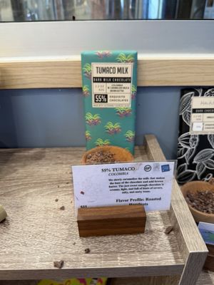 Exquisito Chocolates by null