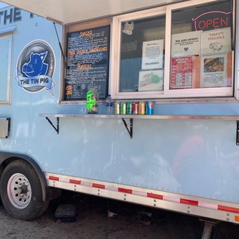 The Tin Pig - Waiting on some puppies & TN 2-step tacos - Food Trucks Near Me - Bend, Oregon