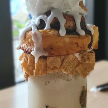 The Crazy Mason - I like big buns - Desserts Near Me - Myrtle Beach, South Carolina