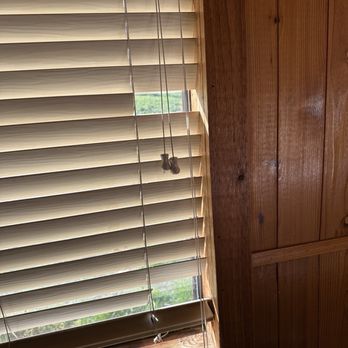 El Capitan Canyon - Bedroom window blinds - Hotels Near Me - Santa Barbara, California
