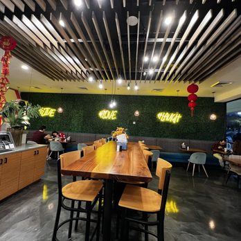 Basil & Sprout - Dining area - Vietnamese Near Me - Pensacola, Florida