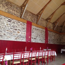 Le Moulin du Bois - L'intérieur de la grande salle avec la déco du mariage sur le thème de GOT ^^