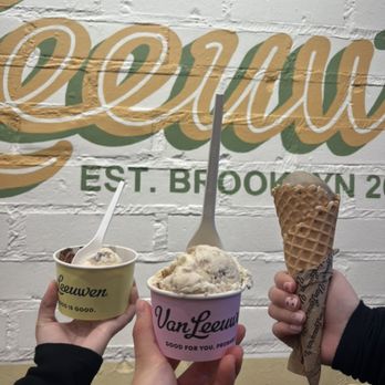 Van Leeuwen - praline butter cake (cups) and hojicha (cone) - Desserts Near Me - Los Angeles, California