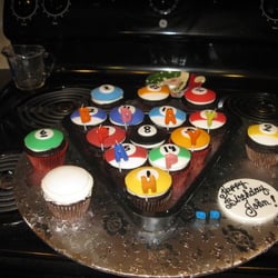 Virginia's Cakes Cafe & Bakery - Bday cupcakes