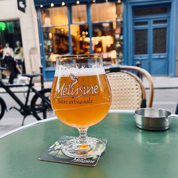 Au Petit Fer a Cheval - French Near Me - Paris