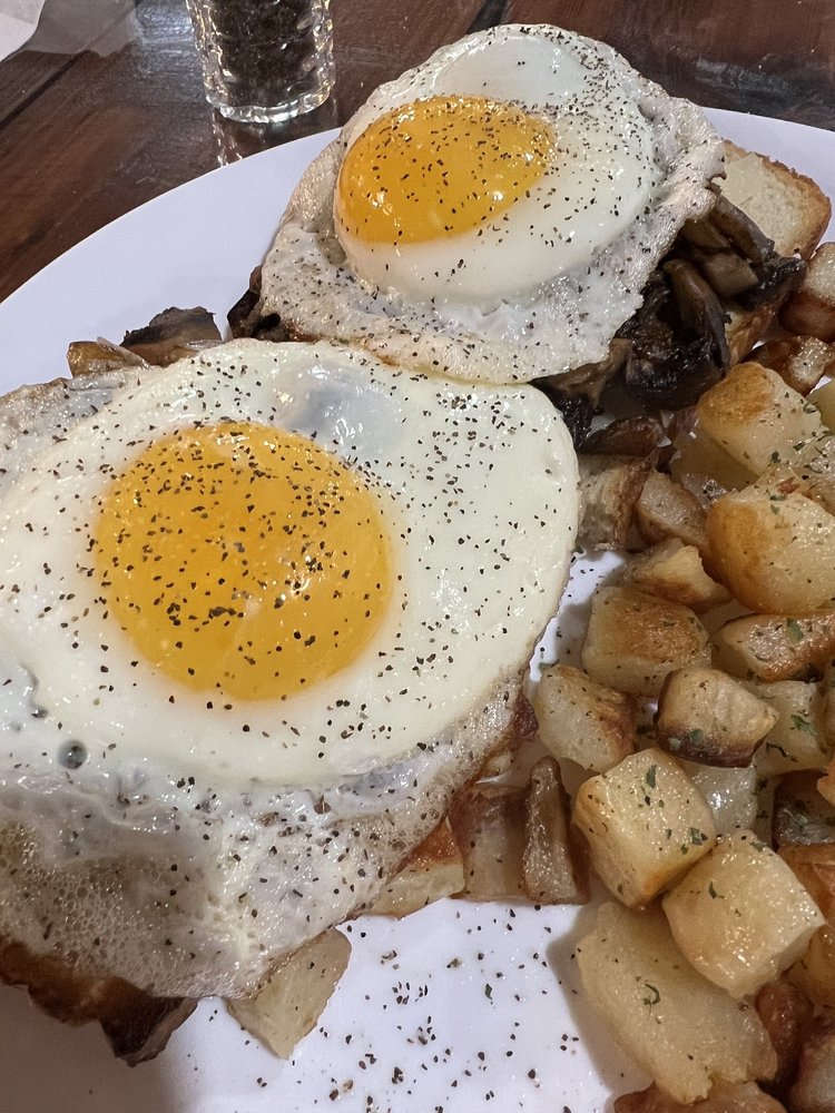 THE FARM & TABLE 16 Reviews 119 S Main St, Nazareth, Pennsylvania