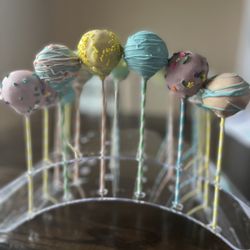 Edlin Kitchen - Cakepops with made from scratch confetti cake!