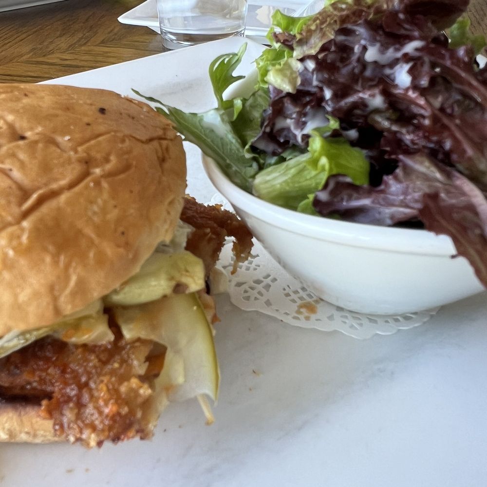 Chautauqua Dining Hall - Chicken sandwich and Simple Salad - American Near Me - Boulder, Colorado Chautauqua Dining Hall - Chicken sandwich and Simple Salad - American Near Me - Boulder, Colorado