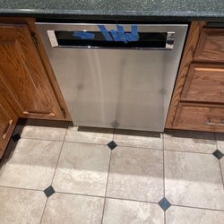 Van Vreede's Appliance, Furniture & Mattresses