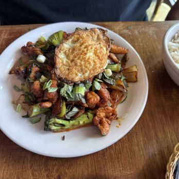 Yummefy Flavors of India, Nepal & Thailand - Thai Spicy Basil with chicken - Asian Fusion Near Me - Birmingham, Alabama