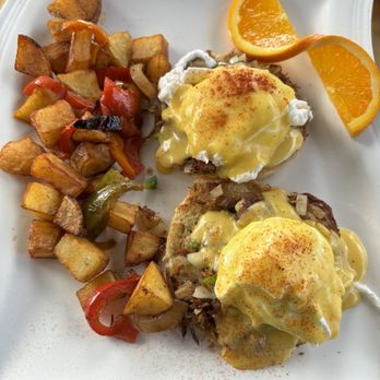 Mimosas Brunch & Bubbles - South of the Border Benedict - Breakfast & Brunch Near Me - Campbell, California Mimosas Brunch & Bubbles - South of the Border Benedict - Breakfast & Brunch Near Me - Campbell, California