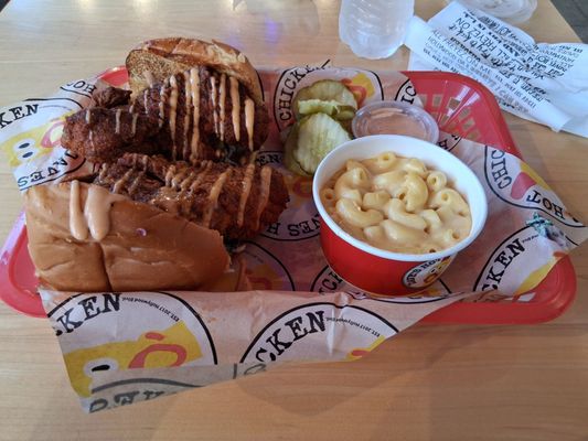 Dave's Hot Chicken by null