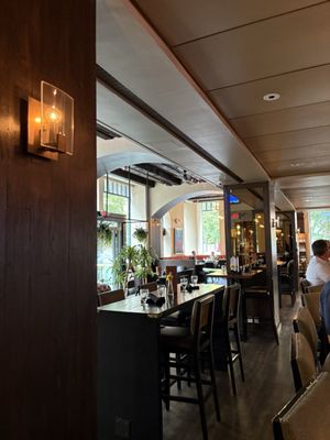 Fin Point Oyster Bar + Grille by null