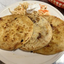 El Angel - Pupusas