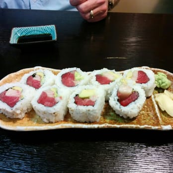 Iccho Restaurant - Iccho roll. It has tuna and yellowtail. - Sushi Bars Near Me - Torrance, California Iccho Restaurant - Iccho roll. It has tuna and yellowtail. - Sushi Bars Near Me - Torrance, California
