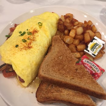 Aloha Kitchen - Omlette Breakfast - Breakfast & Brunch Near Me - Honolulu, Hawaii