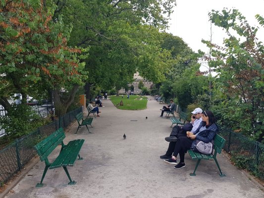 Square du Vert-Galant by null