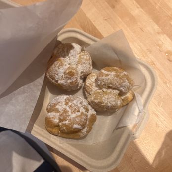 Liliha Bakery - Cream puffs - Bakeries Near Me - Honolulu, Hawaii Liliha Bakery - Cream puffs - Bakeries Near Me - Honolulu, Hawaii