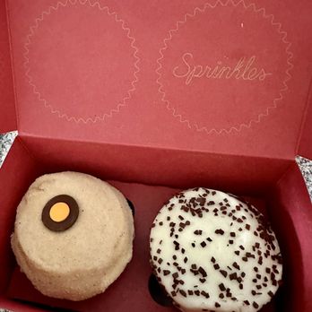 Sprinkles Beverly Hills - Bakeries Near Me - Beverly Hills, California Sprinkles Beverly Hills - Bakeries Near Me - Beverly Hills, California