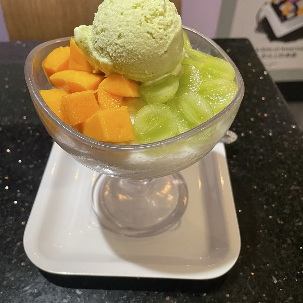 Premier Dessert Art - Green grape mango milk ice - Desserts Near Me - Monterey Park, California Premier Dessert Art - Green grape mango milk ice - Desserts Near Me - Monterey Park, California