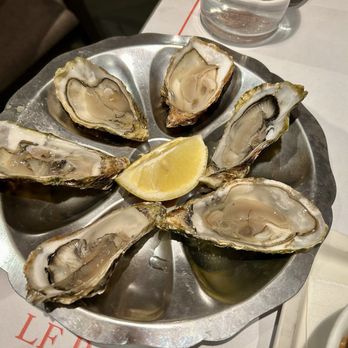 Le Bosquet - Fresh briny oysters - Bars Near Me - Paris, 75