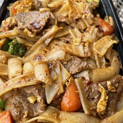 Thai Bistro - Pad Se Ew Beef (Spicy 4)