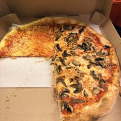 Large pie, 1/2 mushroom. Very good. Sorry we dug in before I could take a pic.