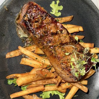Del Mar Bar & Bistro - Sirloin Steak - New American Near Me - Chatham, Massachusetts Del Mar Bar & Bistro - Sirloin Steak - New American Near Me - Chatham, Massachusetts