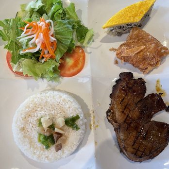 HOT Com Tam - Uneven meat size - Vietnamese Near Me - Westminster, California HOT Com Tam - Uneven meat size - Vietnamese Near Me - Westminster, California