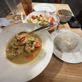 Nawa Thai - Yellow Curry with Chicken. - Thai Near Me - Manhattan Beach, California Nawa Thai - Yellow Curry with Chicken. - Thai Near Me - Manhattan Beach, California