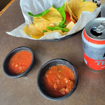 Dos Coronas - Sagamore Hills - Individual Salsa Cups, which I love! - Mexican Near Me - Sagamore Hills, Ohio