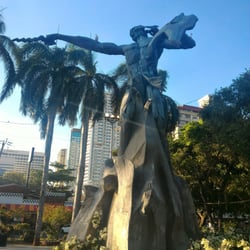 Plaza Rajah Sulayman - Plaza Rajah Sulayman Statue