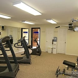Harbortown Apartments - 24hr fitness room