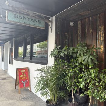 Banyans Craft Kitchen and Lounge - Outside decorations - Cocktail Bars Near Me - Kailua, Hawaii Banyans Craft Kitchen and Lounge - Outside decorations - Cocktail Bars Near Me - Kailua, Hawaii