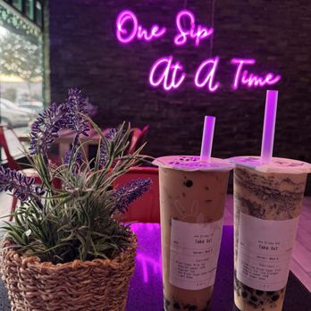 One Zo/ Myungrang Hotdog - Brulee Oreo brown sugar slush with brown sugar boba. Brown sugar milk tea with light brown sugar boba. - Bubble Tea Near Me - Long Beach, California