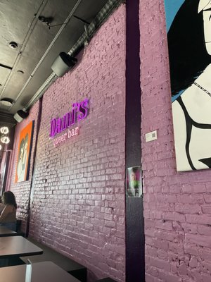 Dani’s Queer Bar by null