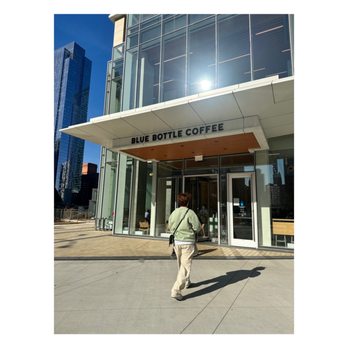 Blue Bottle Coffee - Wolf Point - Coffee & Tea Near Me - Chicago, Illinois